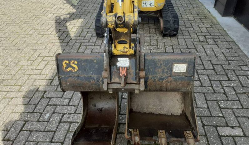 Komatsu PC 18 MR-3 minigraver met 3 bakken full